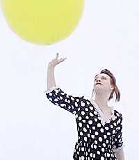 Anneli Drecker med ballong