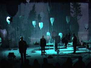 Verdensteatret spiller "Tsalal",