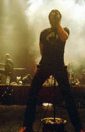 Kaizers Orchestra, live på Rockefeller, 2003 (Foto: Catharina Wandrup, Resistansen.org)