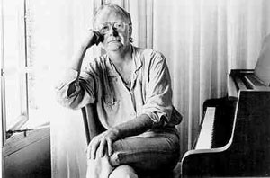 Louis Andriessen ved flygelet