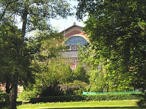 Festspillbygningen i Bayreuth (Foto: www.bayreuther festspiele.de)