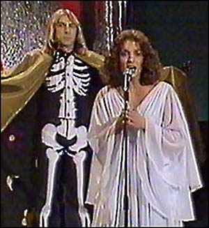 Jahn Teigen og Inger Lise Rypdal synger &laquo;Voodoo&raquo; (Foto: www.nrk.no)