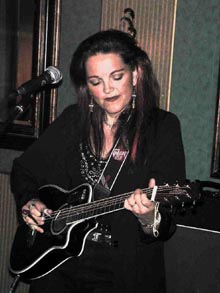 Kristin Berglund (Foto: Bluesfestivalen Soulsvær og Lofoten Bluesklubb)
