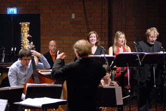 Fra forestillingen &laquo;Hermafroditten&raquo; 1 2006 (Foto: ©Ann Iren Ødeby/ULTIMA)