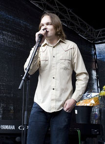 Morten Qvenild takker for pris (Foto: kongsberg jazzfestival.no)
