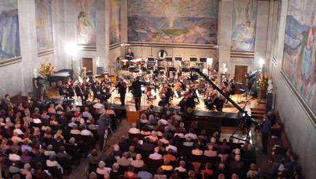 KORK i aulaen (Foto: NRK)