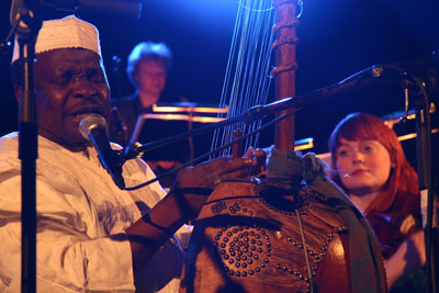 Mory Kante og Ragnhild Furebotten (Foto: Carl Kristian Johansen)