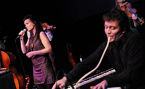 Unni Boksasp ensemble i Skotland. Til h: Trygve Brøske