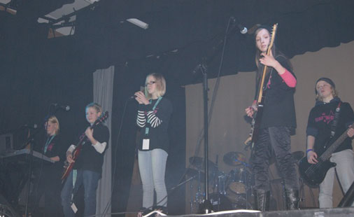 Rockeband er en av de mest populære tilbudene på Namsskogan kommunale kulturskole, og et av høydepunktene er Ungdommens kulturmønstring.