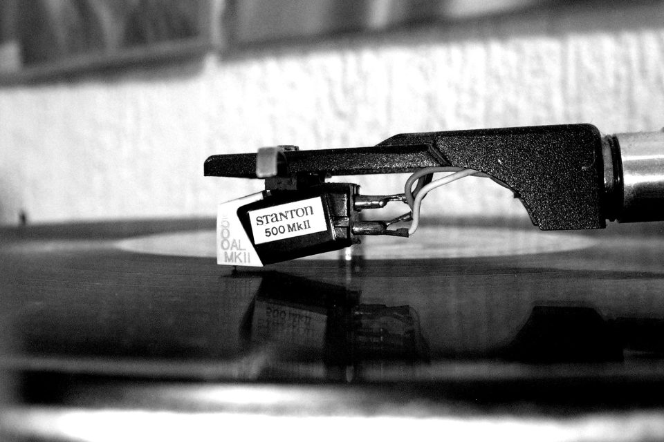 Illustrasjon platespiller sv/h