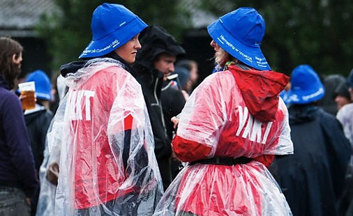 Frivillige vakter på Øya