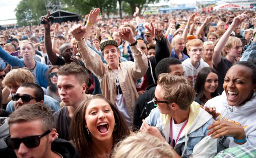 Publikum under Wiz Khalifa konsert på Øyafestivalen Foto: Eirik Lande