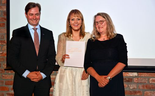 Tatssekretær i Nærings og handelsdepartementet Lars Jacob Hiim, kulturminister Linda Hofstad Helleland og sekretær for Næringspolitisk råd for kulturell og kreativ næring, professor Anne Britt Gr