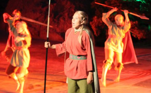 Fra en av Eide kulturforums forestillinger i Fjæreheia, Grimstad.