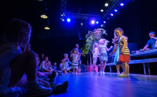 Raymond Serebas Rytmeeventyr under BarnaZmoldejazz