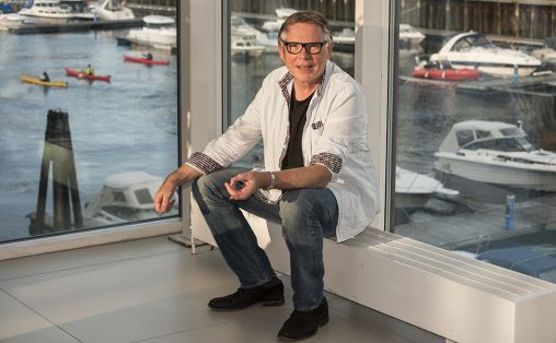 Ivar Skippervold gjorde tidlig sørlending av seg, og båter har han et nært forhold til, fra den minste kajakk til Noas Ark. Foto: Marianne Lystrup