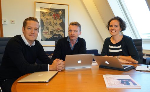 Lars Petter Hagen, dir. Ingrid Røynesdal og kunstnerisk plansjef i OFO Alex Taylor. Foto: Fred Olav Vatne