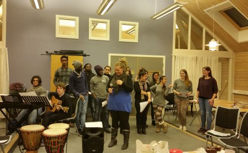 Kveldskoret på Levanger asylmottak Foto: SMIA