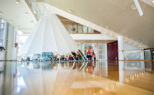 Fra Dieserud/Lindgrens forestilling &laquo;Høyt oppe i fjellet&raquo; Foto: Tine Poppe