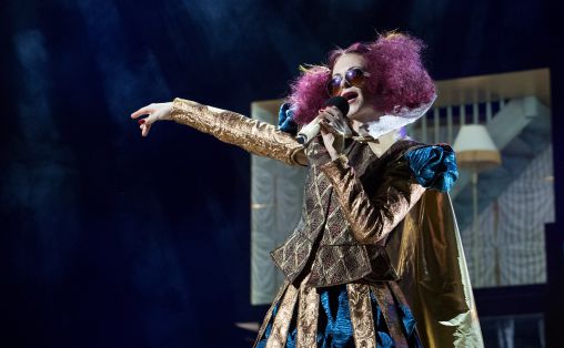 Bertine Zetlitz debuterer som skuespiller, og er både komponist og låtskriver i oppsetningen «Som dere vil» som har premiere på Nationaltheatret 5. april. (Foto: Marte Garmann