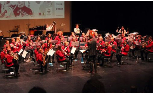 Midtun Skoles Musikkorps på scenen under NM skolekorps janitsjar