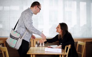 Eirik Myhr og den tyrkiske produsenten Asli Filiz under Nordic Film Music Days i Berlin Foto: Thomas Kolbein Bjørk Olsen