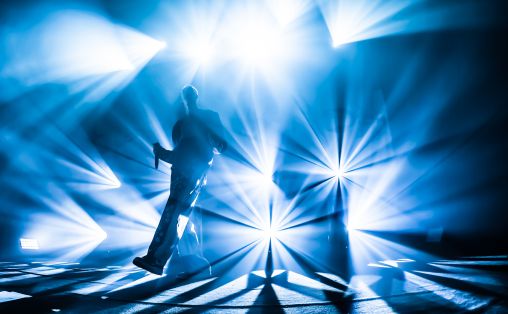 Cezinando, på turné i Den kulturelle skolesekken i Buskerud oktober