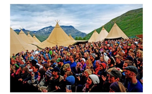 Utsnitt fra forsiden på rapporten En høysang for Innlandet