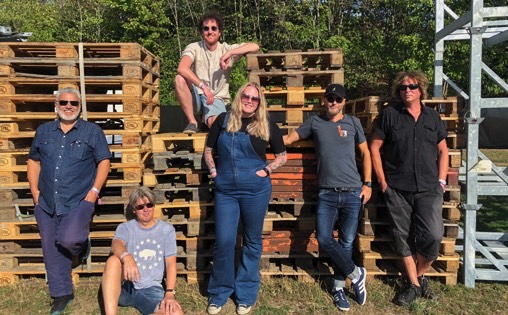 Longyear United: Daggan Stamenkovic (f.v), Erik Brataas, Dan Garber, Pernille Dragsten Holden, Trond Tornes og Jarle Savio.