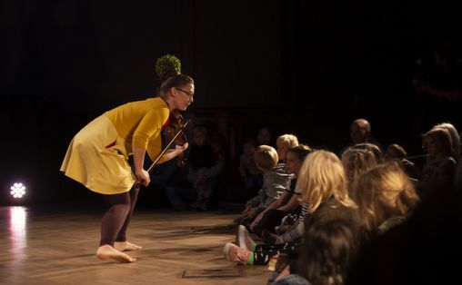 Vilde & Ingas forestilling «Lydforskerne» under Barnas Ultimadag