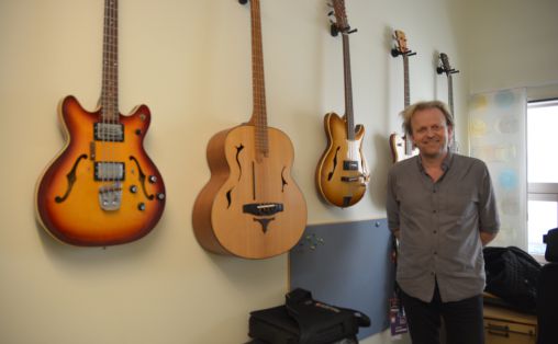 Musikkprofessor Mattis Kleppen på kontoret Foto: Bjørnar Leknes