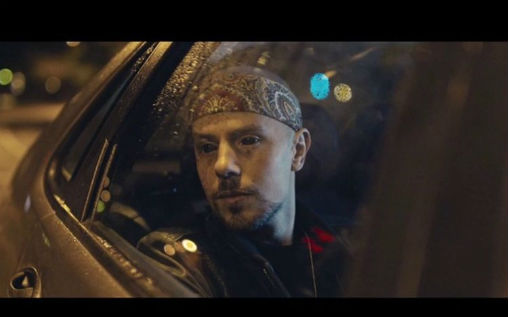 Stillbilde fra Karpes &laquo;Lett å være rebell i kjellerleiligheten din&raquo;