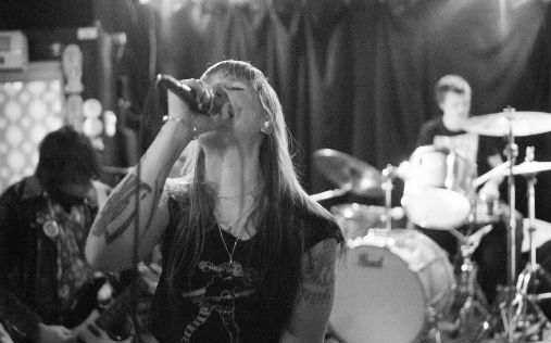 Purple X med vokalist Tone i front