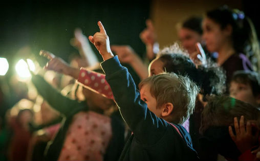 Illustrasjonsbilde: Verdens viktigste publikum trenger de beste kunst og kulturopplevelsene, melder Kulturtanken