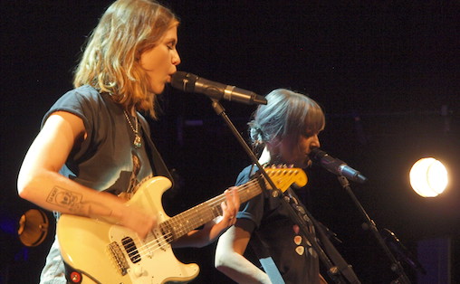 Larkin Poe: Søstrene imponerte publikum på helgas Notodden Bluesfestival