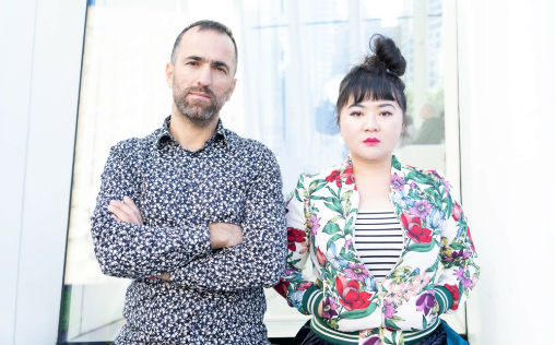 Komponist og musiker Du Yun med filmskaper Khaled Jarrar