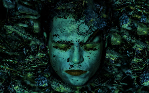 Utsnitt av Dreamarchers platecover til &laquo;The Bond&raquo;