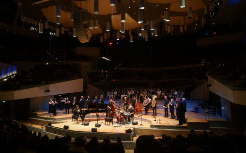 Fra fullsatt Berliner Philharmoniker, improvisert med pianist Michael Wollny
