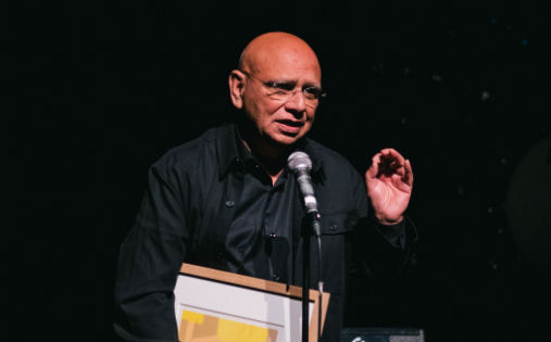 Melafestivalens sjef, Khalid Salimi, mottok tirsdag 5. november NOPAs formidlingspris, overrakt per videohilsen av kultur og likestillingsminister Trine Skei Grande