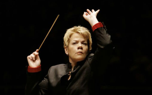 Den amerikanske dirigenten og fiolinisten Marin Alsop. Hun er i dag sjefdirigent for Wien Radio Symfoniorkester