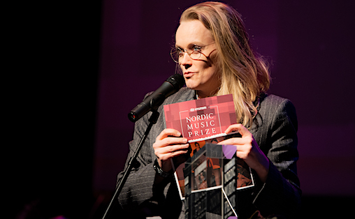 Juryleder i fjor, Ane Brun, utroper vinneren av Hyundai Nordic Music Prize