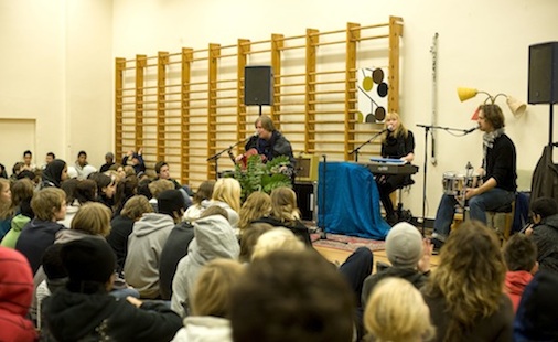 Illustrasjonsbilde: Marte Wulff på skolekonsert på Sagene skole i Oslo