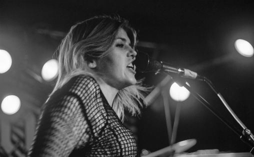 Deathcrush var et av de tyngre bandene som spilte under årets Trondheim Calling. Her ved vokalist Linn Nystadnes