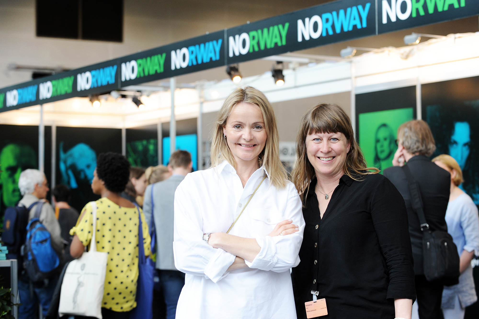 Kathrine Synnes Finnskog (Music Norway) til venstre, Gry Bråtømyr (Norsk jazzforum) til høyre