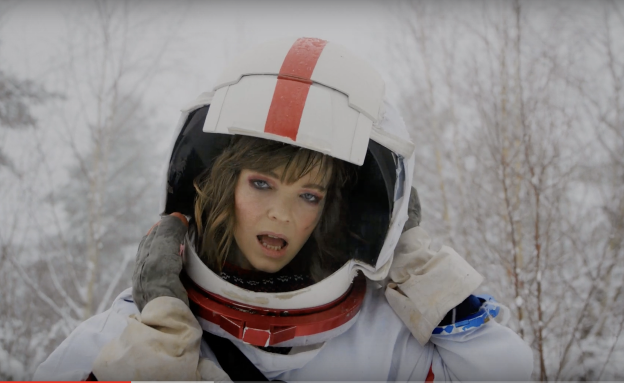 Stillbilde fra Moviestars video