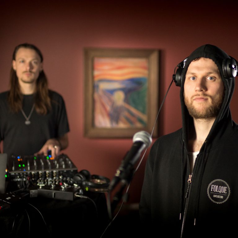 «Aaaaa»: Fredrik Høyer og Bendik Baksaas møter Munch i ny musikkvideo