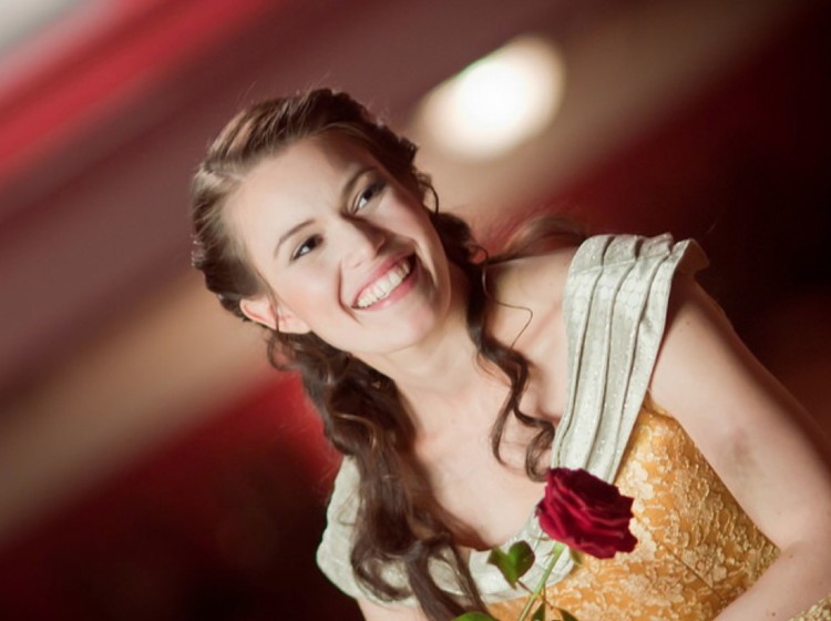 Musikalartist Mari Lerberg Fossum er en av de du møter i serien 2 meter unna