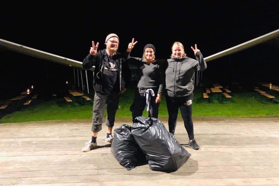 Jan Transeth, Mira S. Thorsen og Ingunn Engen. Og litt søppel.