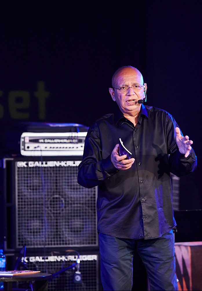 – Mela skal fremme kunst av innvandrere. Khalid Salimi åpner Melafestivalen 2020