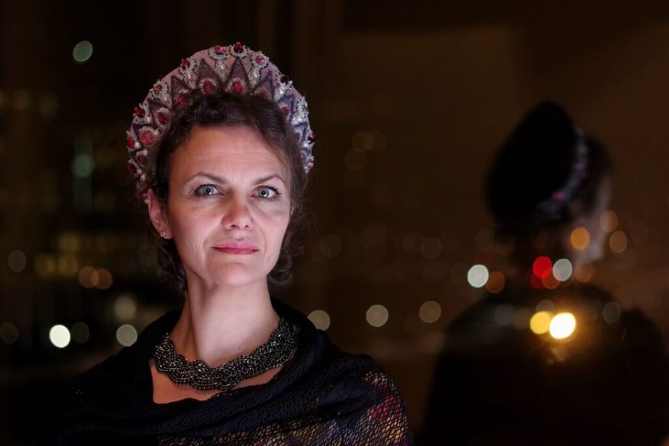 Sanger Hege Høisæter er en av de nominerte til Opus Klassik pris. Bildet er fra forestillingen Dømte Dronninger